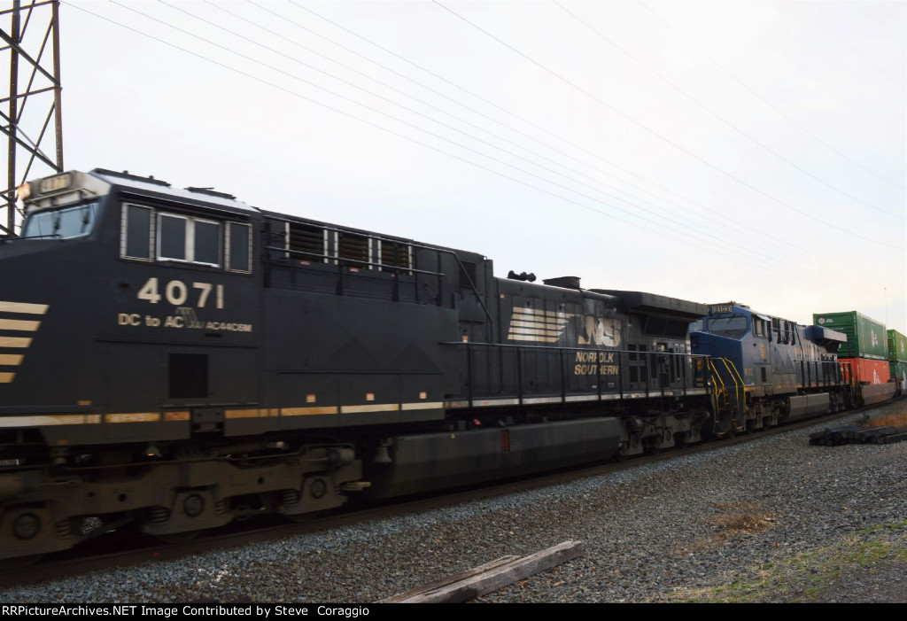 NS 4071 Close Up